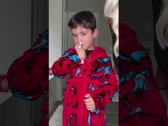 اسپری بینی سالین کلینوت ملایم و ایمن است و نعناع حس خوبی دارد.